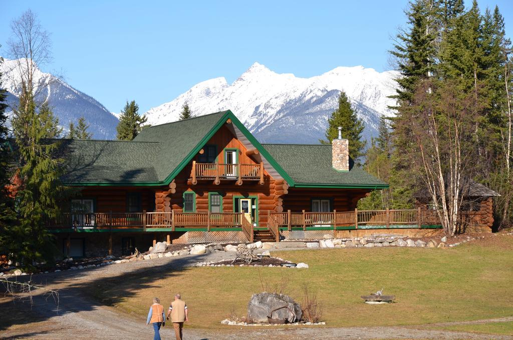 Moberly Lodge Golden Exterior photo